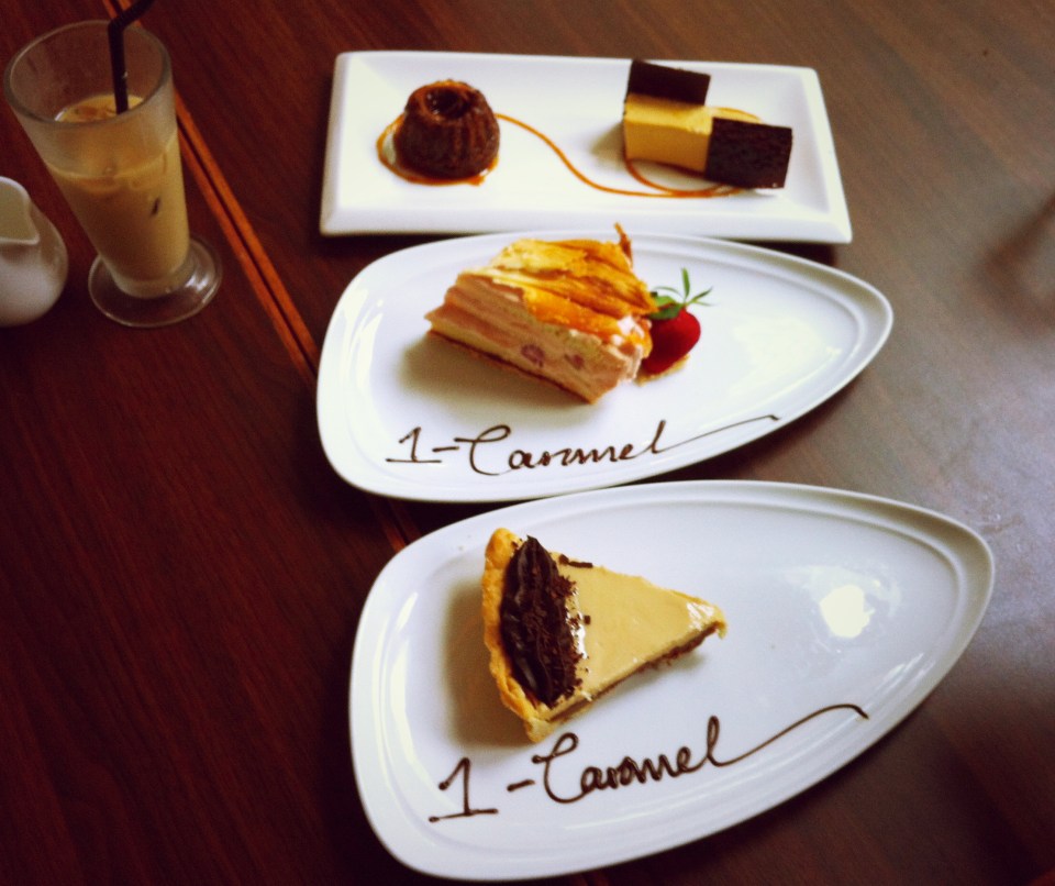 1-Caramel Viktoria Jean Cafe