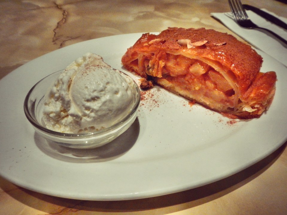 Caffe e Torta Hot Apple Strudel