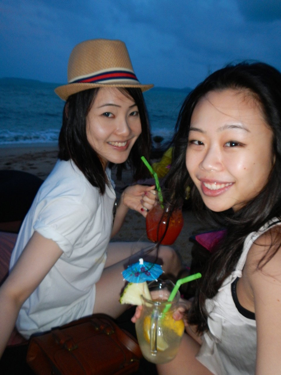 Girls CoCo Tam's Bar Samui