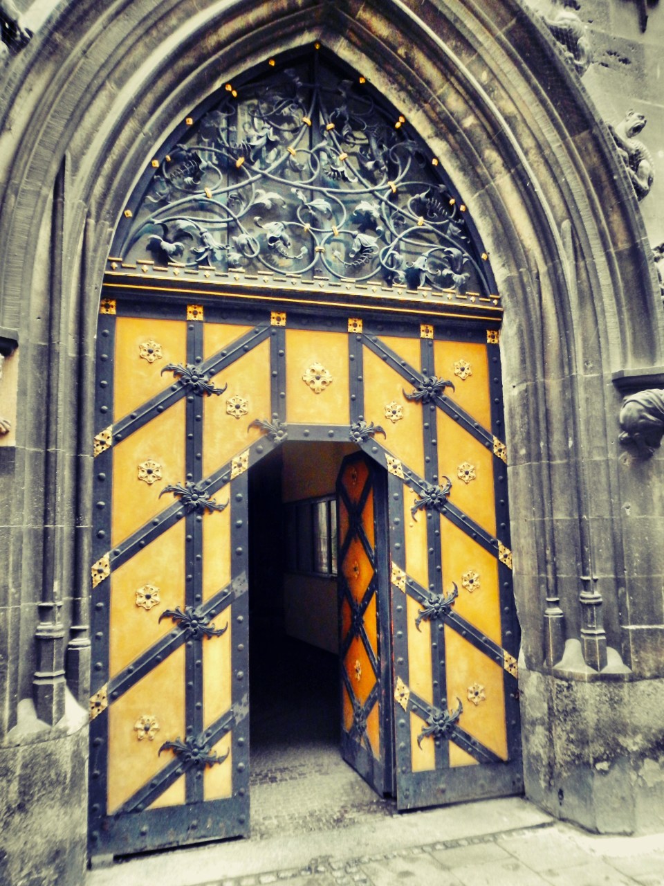 Inside Rathaus Glockenspiel 2