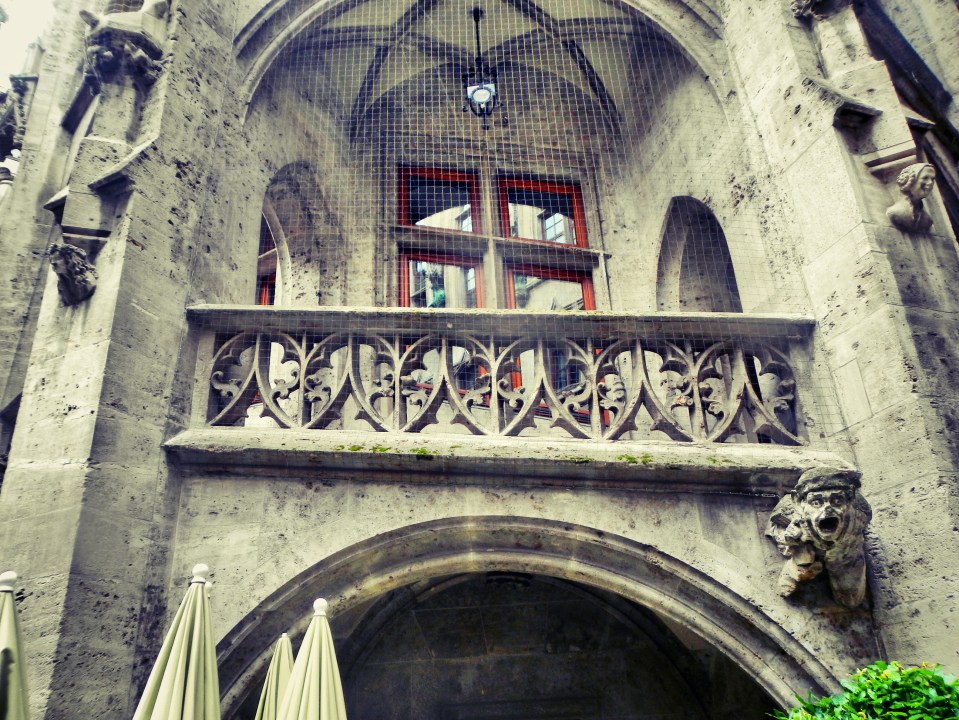 Inside Rathaus Glockenspiel 7