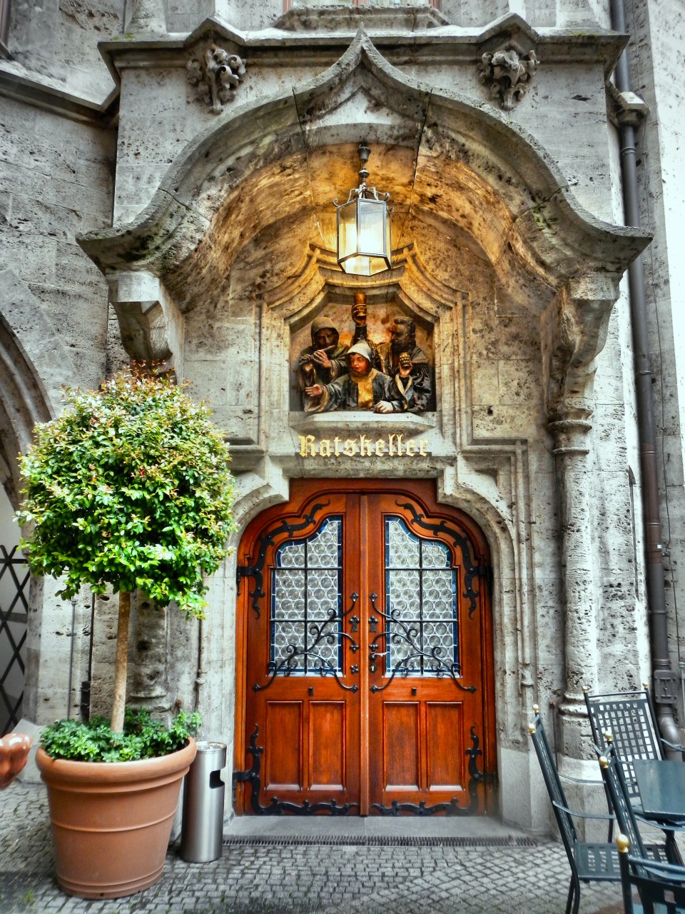 Inside Rathaus Glockenspiel 9