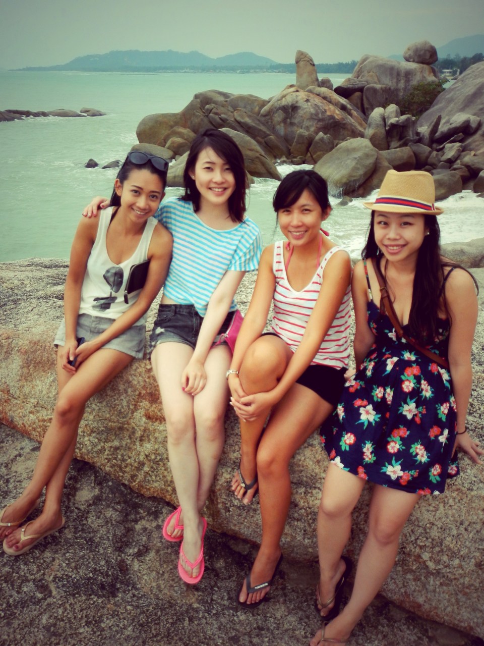 Samui Grandpa Grandma Rocks 11