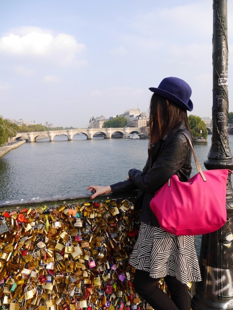paris love lock bridge