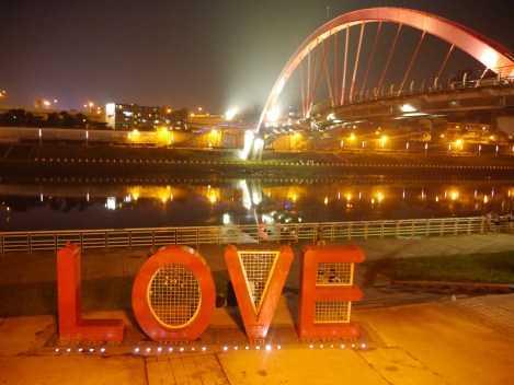 LOVE Taiwan Rainbow Bridge Keelung River 