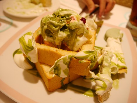 Dazzing Cafe HongKong Hopping